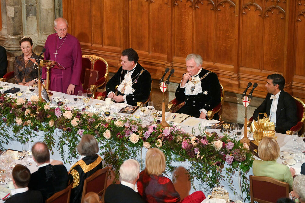 Kenterberijski nadbiskup Džastin Velbi drži govor tokom godišnjeg prijema u Gildholu u Londonu