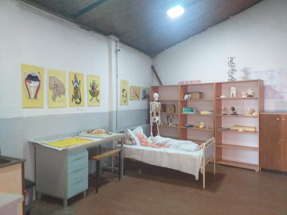 <p>Direktor škole Esad Sutović je kazao da je projekat od velike važnosti za školu zbog podizanja kvaliteta sproviđenja nastave i poboljšanja uslova za njihovo izvođenje<br /> </p>