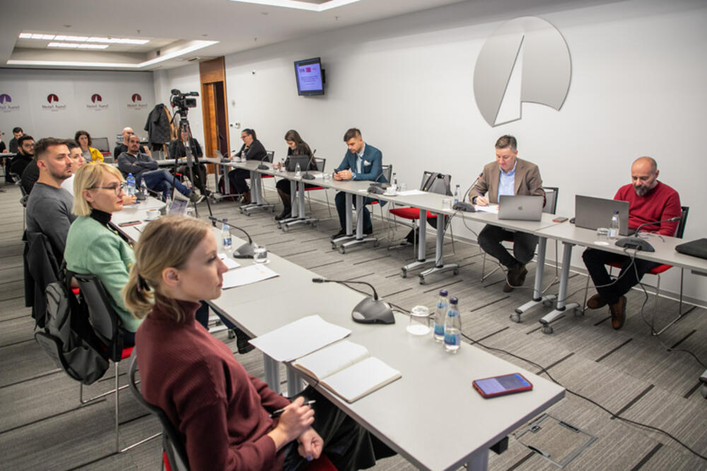 <p>Izvršni kodirektor ERA-e, Danijel Kalezić, kazao je da u Crnoj Gori još uvijek nemamo LGBTIQ+ osoba koje se bave politikom, a koje su javno autovane</p>