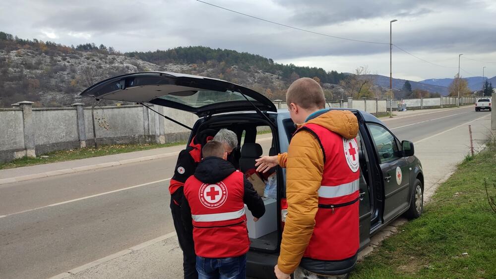 <p>Organizovana akcija povodom obilježavanja 147 godina Crvenog krsta Crne Gore</p>