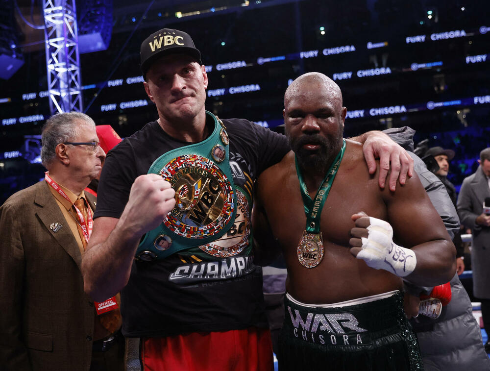 <p>Englez je do pobjede došao tehničkim nokautom kada je na deset sekundi prije kraja desete runde sudija prekinuo borbu</p>