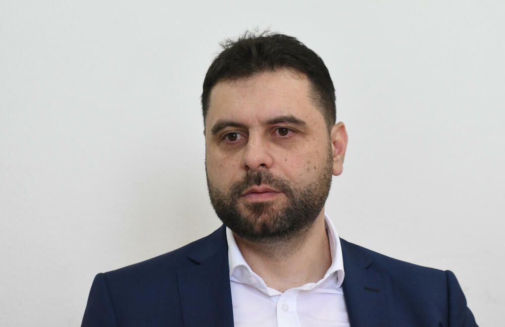 Kandidat da bude lišen partijskih tereta i odijuma javnosti: Vujović