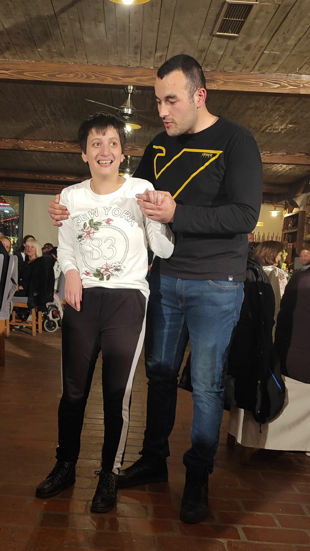 <p>Modnom revijom štićenika nikšićkog Dnevnog centra za djecu sa smetnjama u razvoju i osoba sa invaliditetom obilježen 3. decembar, Međunarodni dan osoba sa invaliditetom</p>