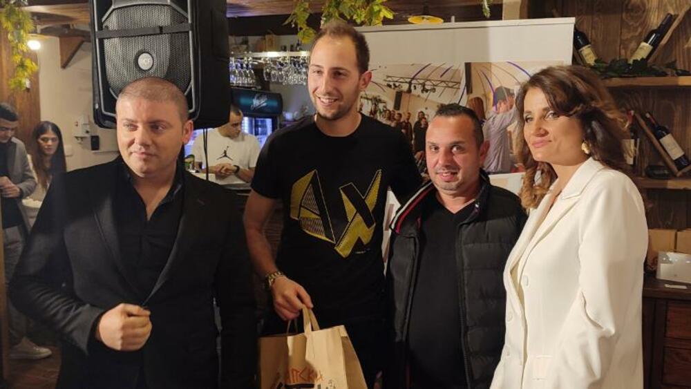 <p>Modnom revijom štićenika nikšićkog Dnevnog centra za djecu sa smetnjama u razvoju i osoba sa invaliditetom obilježen 3. decembar, Međunarodni dan osoba sa invaliditetom</p>