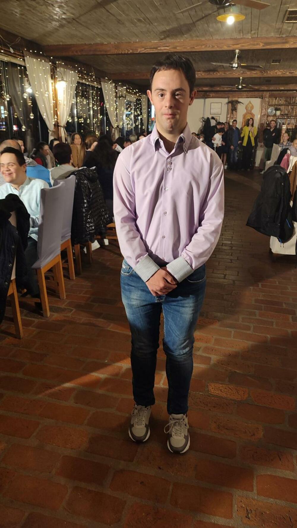 <p>Modnom revijom štićenika nikšićkog Dnevnog centra za djecu sa smetnjama u razvoju i osoba sa invaliditetom obilježen 3. decembar, Međunarodni dan osoba sa invaliditetom</p>