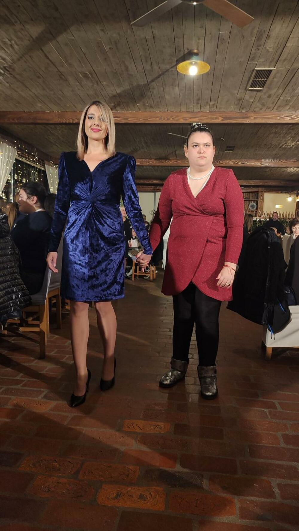 <p>Modnom revijom štićenika nikšićkog Dnevnog centra za djecu sa smetnjama u razvoju i osoba sa invaliditetom obilježen 3. decembar, Međunarodni dan osoba sa invaliditetom</p>