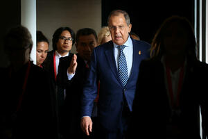 Lavrov: Politika Zapada rizikuje direktan sukob nuklearnih sila sa...