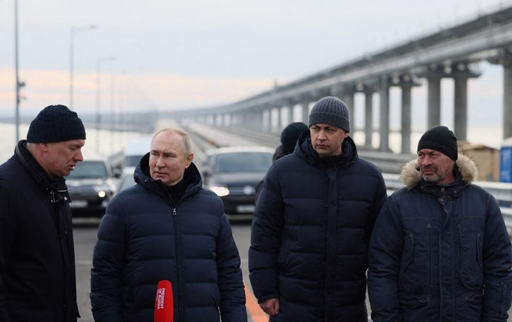 <p>- Predsjednik Rusije Vladimir Putin posjetio Krimski most</p>  <p>- Moldavska policija: Pronađeni djelovi rakete koja je pala u blizini granice sa Ukrajinom</p>