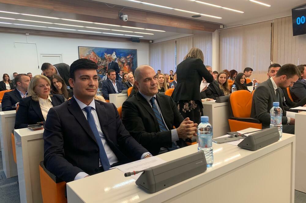 Nikola Jovanović na sjednici SO Budva, Foto: Vuk Lajović
