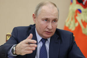 Putin: Rusija bi se u Ukrajini mogla dugo boriti