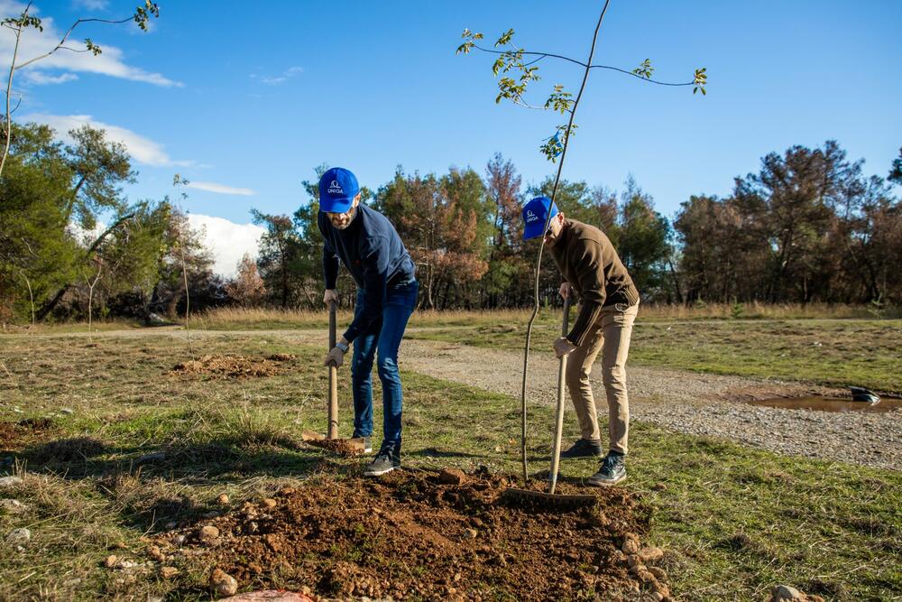 <p>U skladu sa svojim krovnim sloganom „Živimo bolje zajedno“ i strategijom poslovanja, UNIQA će inicirati različite društveno odgovorne aktivnosti za očuvanje životne sredine i poboljšanje uslova života u zajednicama u kojima posluje.</p>