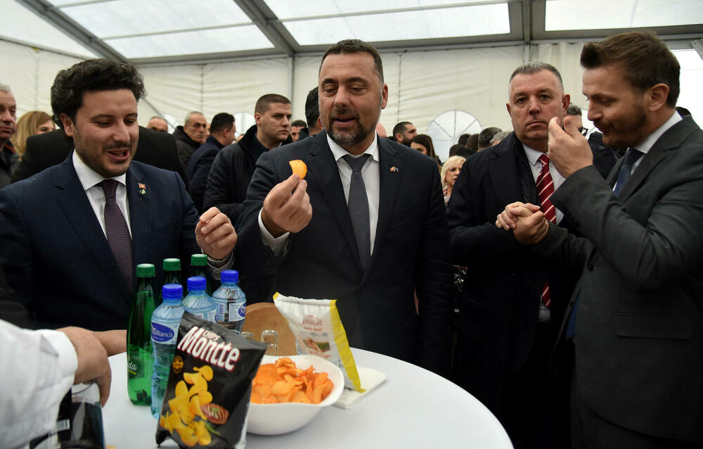 <p>Planirano je da se u početku proizvodi čips, dok će kasnije biti otvorene i linije za flips, krompir pire i pomfrit</p>