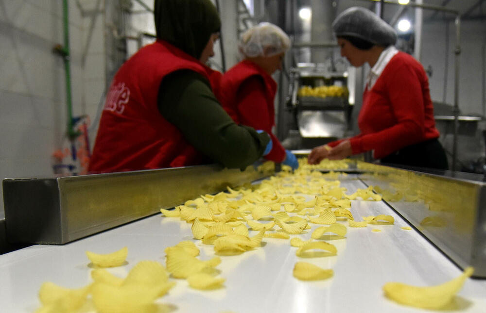 <p>Planirano je da se u početku proizvodi čips, dok će kasnije biti otvorene i linije za flips, krompir pire i pomfrit</p>