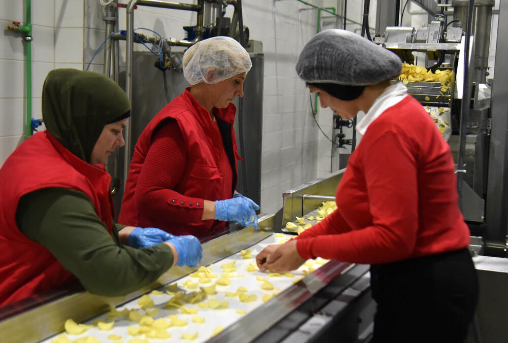 <p>Planirano je da se u početku proizvodi čips, dok će kasnije biti otvorene i linije za flips, krompir pire i pomfrit</p>