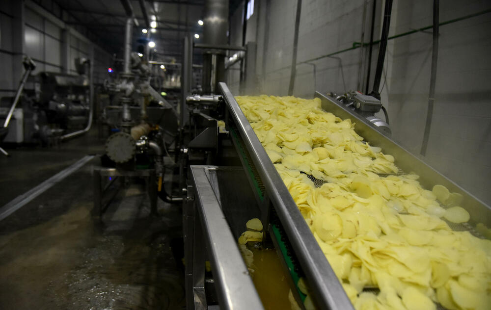 <p>Planirano je da se u početku proizvodi čips, dok će kasnije biti otvorene i linije za flips, krompir pire i pomfrit</p>