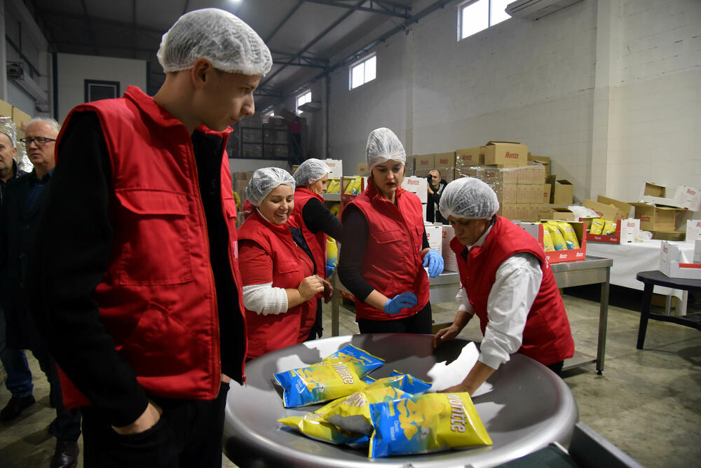 <p>Planirano je da se u početku proizvodi čips, dok će kasnije biti otvorene i linije za flips, krompir pire i pomfrit</p>