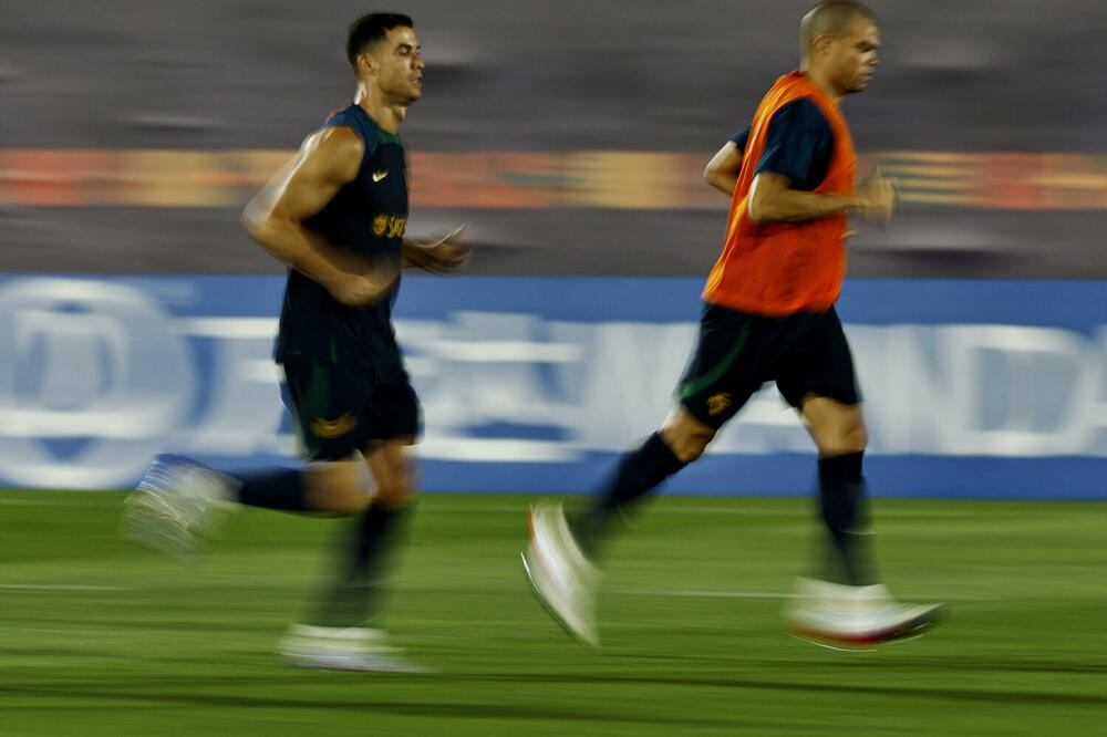 Portugalski veterani pokušavaju da drže korak u Kataru, Foto: REUTERS