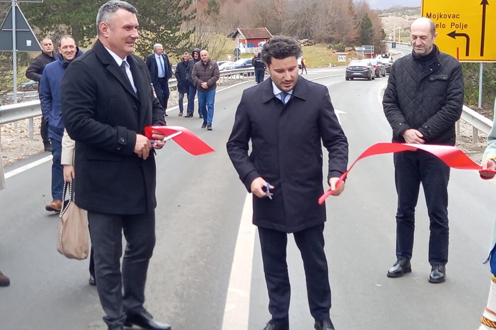 Abazović na završetku rekonstrukcije, Foto: Goran Malidžan