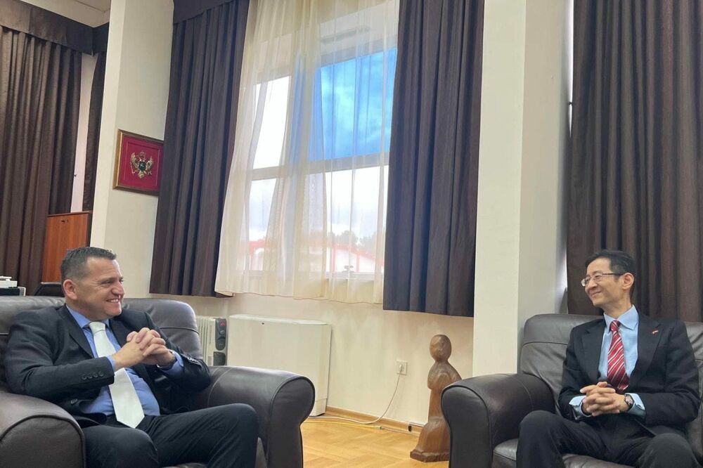 Vojinović i Jin, Foto: Ministarstvo prosvjete