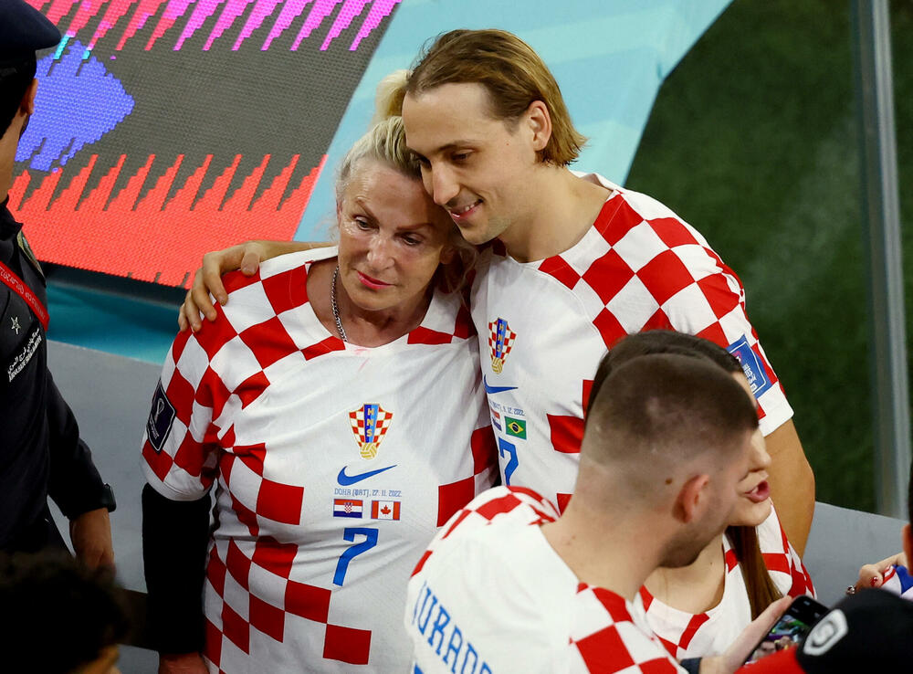 <p>Hrvatska se plasirala u polufinale Mundijala u Kataru, pobjedom nad Brazilom u penal seriji 4:2. Nakon 90 minuta bilo je 0:0, poslije 120 1:1.</p>