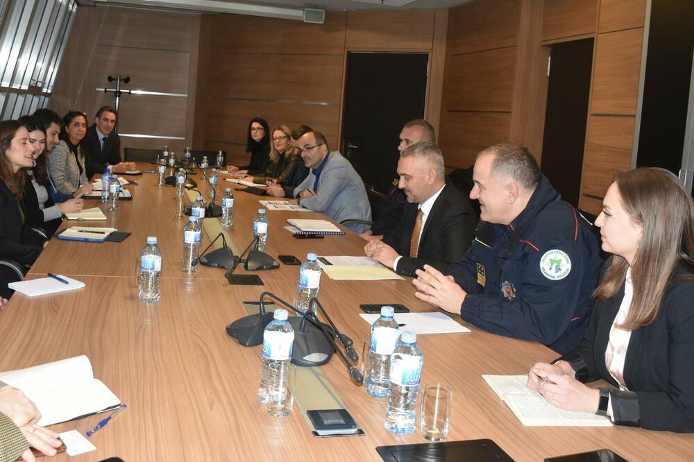 Sa sastanka, Foto: Uprava policije