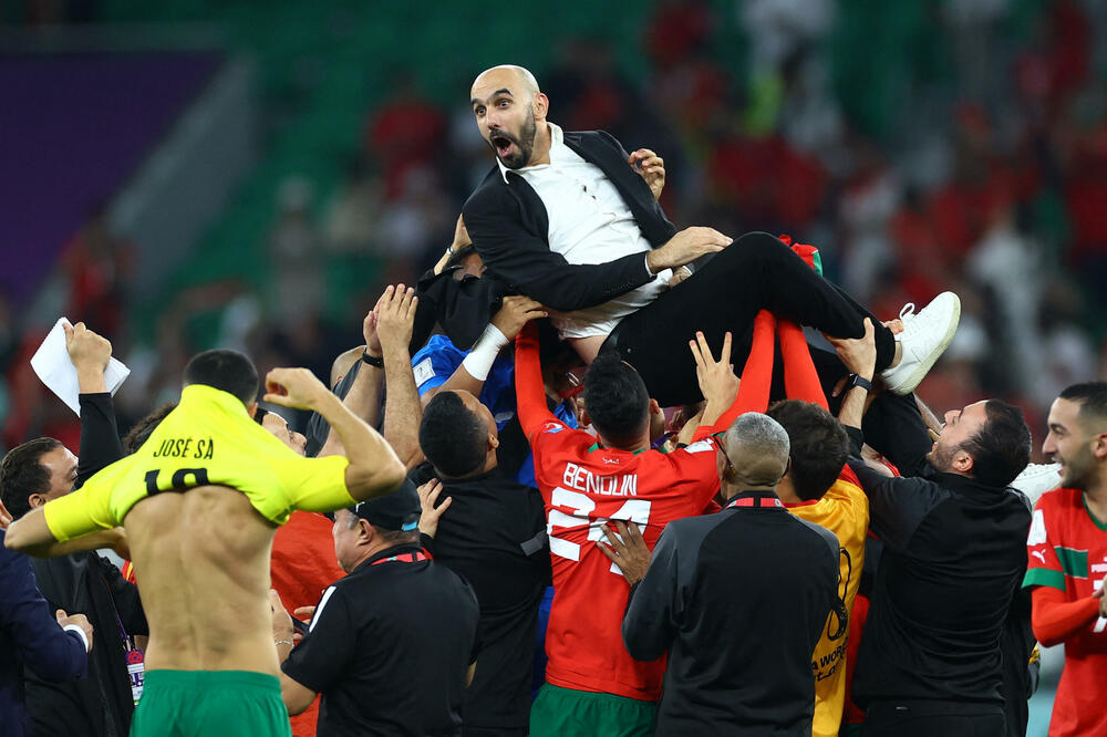 Regragi na rukama igrača, Foto: Reuters