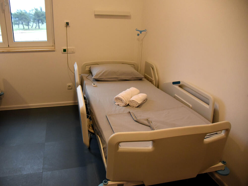 <p>Pored Risna, Bijelog Polja i Pljevalja i glavni grad će imati ustanovu koja može pružiti smještaj za sve građane kojima je ovaj vid usluge potreban, kazao je ministar rada i socijalnog staranja</p>