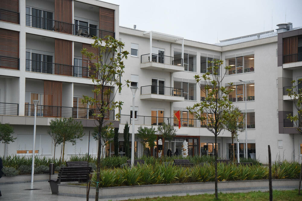 <p>Pored Risna, Bijelog Polja i Pljevalja i glavni grad će imati ustanovu koja može pružiti smještaj za sve građane kojima je ovaj vid usluge potreban, kazao je ministar rada i socijalnog staranja</p>