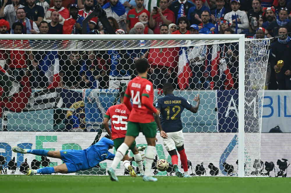 Kolo-Muani daje gol za 2:0, Foto: Reuters