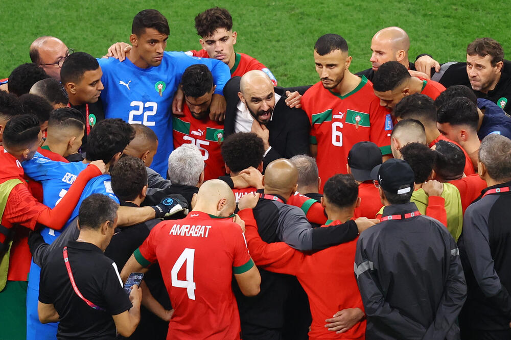 Regragi sa igračima nakon meča, Foto: Reuters