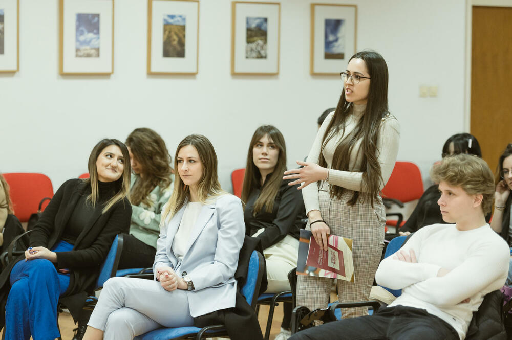Coca-Cola podrska mladima