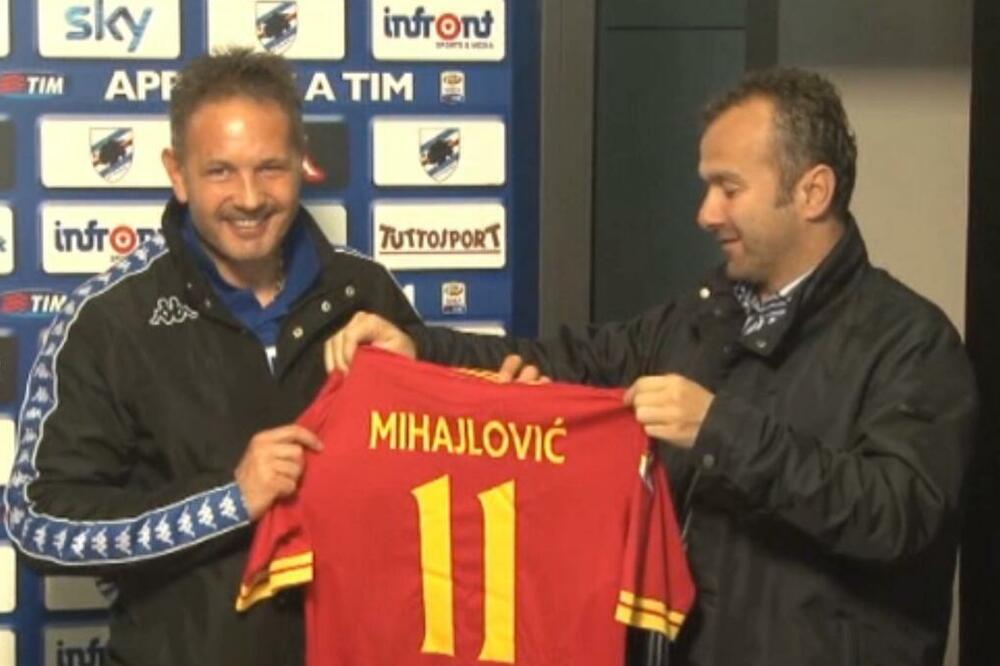 Mihajloviću je Dejan Savićević 2014. godine dodijelio dres Crne Gore sa brojem 11, Foto: FSCG