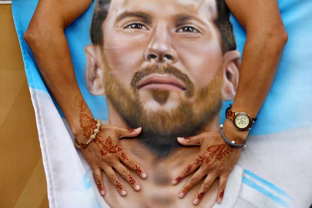 <p>Argentinci imaju ogromnu podršku, preko 50.000 ih je na stadionu, svi imaju isti san - titulu koju čekaju od 1986.</p>