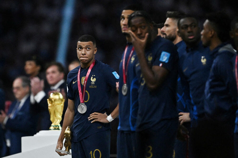 Francuski igrači nakon poraza, Foto: Reuters