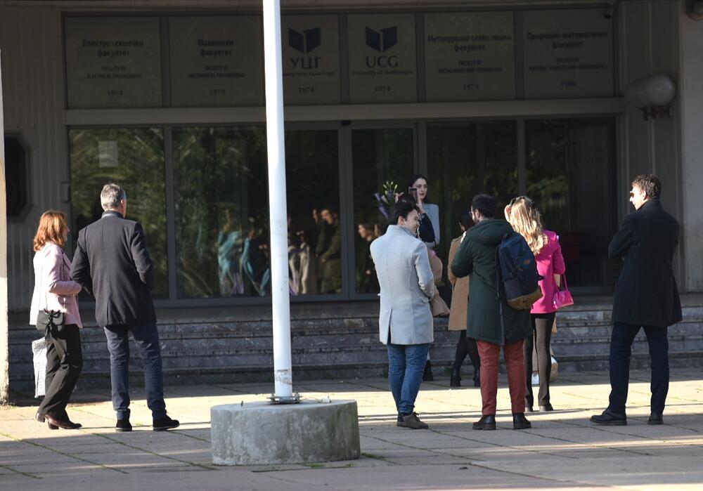 <p>"Nešto loše će se dogoditi zgradi tehničkih fakulteta! Eksploziv je već postavljen i eksplodiraće danas. Ovo je posljednje upozorenje", piše u mejlu na engleskom jeziku</p>
