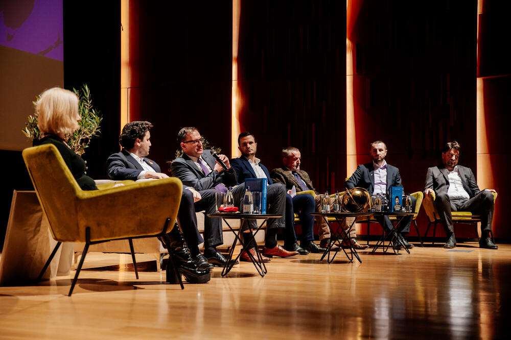 Sa promocije, Foto: Nova knjiga