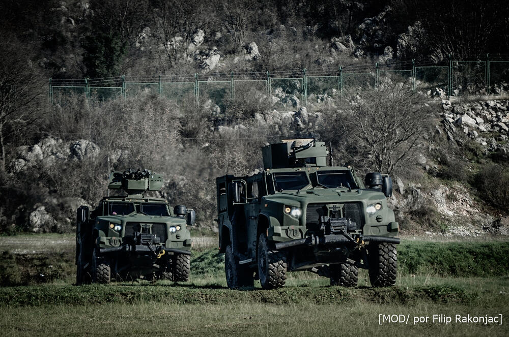 <p>Abazović najavio da će vojnici i zaposleni u Ministarstvu odbrane do kraja godine dobiti "skromnu novčanu nagradu zbog izuzetnih rezultata"</p>