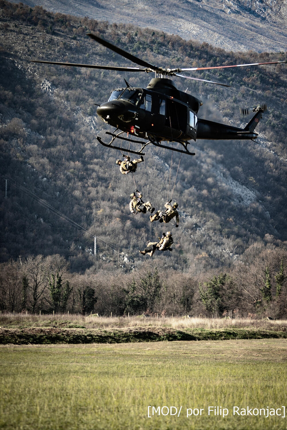<p>Abazović najavio da će vojnici i zaposleni u Ministarstvu odbrane do kraja godine dobiti "skromnu novčanu nagradu zbog izuzetnih rezultata"</p>