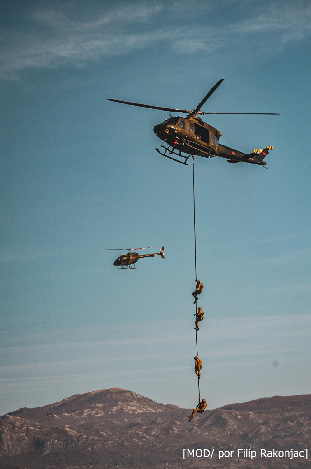 <p>Abazović najavio da će vojnici i zaposleni u Ministarstvu odbrane do kraja godine dobiti "skromnu novčanu nagradu zbog izuzetnih rezultata"</p>