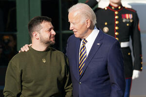 Bajden Zelenskom garantuje podršku u borbi za mir