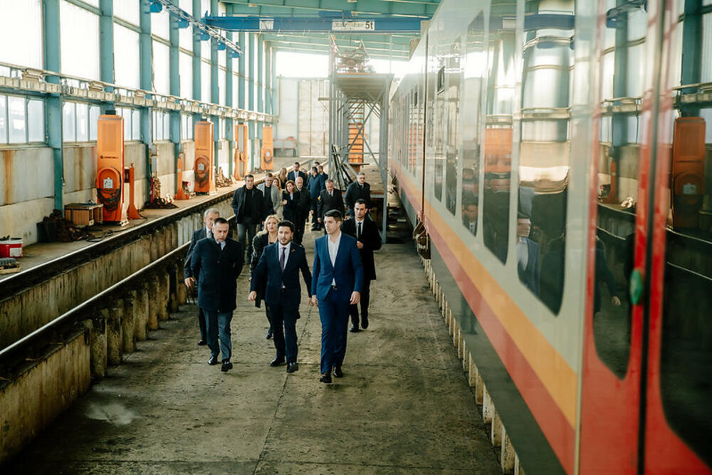 Dritan Abazović, željeznica