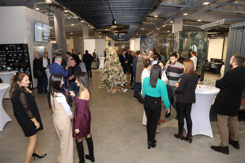 <p>Povodom otvaranja novog salona kompanija Bar Gradnja obezbijedila je popust od 30% na kompletan asortiman robe koja je u ponudi u novootvorenom salonu</p>