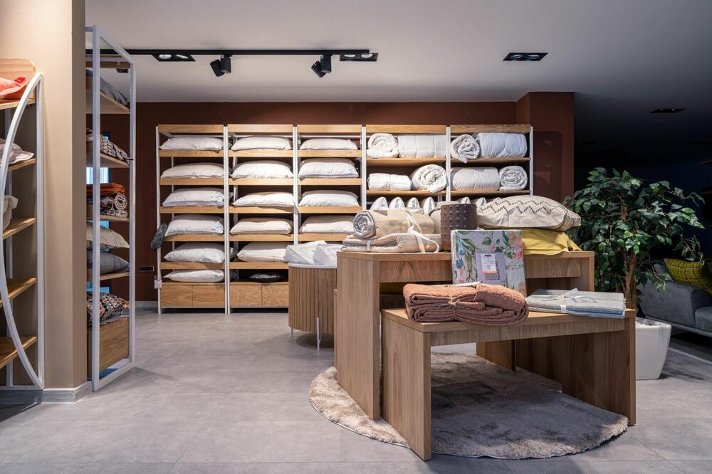 <p>Da li ste već napravili listu novogodišnjih odluka? Ako se na njoj nalazi želja da malo više ugađate sebi, imamo sjajan predlog kako to da uradite već danas. Dočekajte Novu godinu u novom namještaju, tako što ćete iskoristiti jedinstvenu priliku.</p>