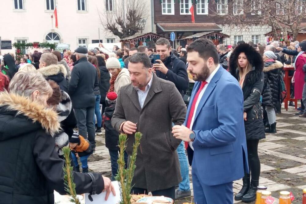 Đurović i Martinović na kolašinskom Trgu boraca, Foto: Dragana Šćepanović