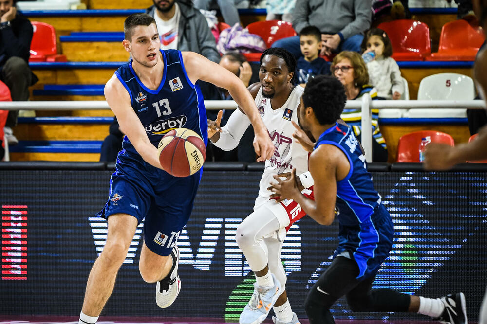 Tomislav Ivišić i Loren Džekson, Foto: ABA liga/Dragana Stjepanović