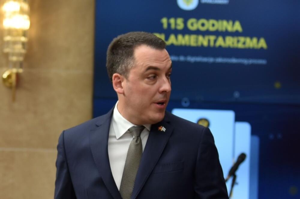 Građani su rekli da treba da ide: Vuković, Foto: Boris Pejović