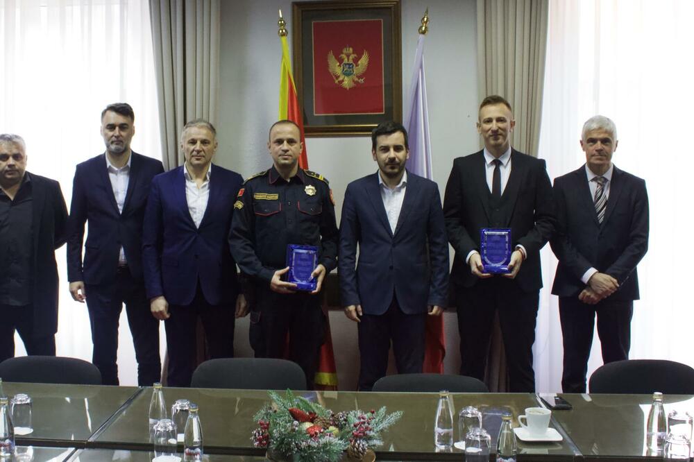 Sa uručivanja, Foto: Kabinet predsjednika Opštine Kotor