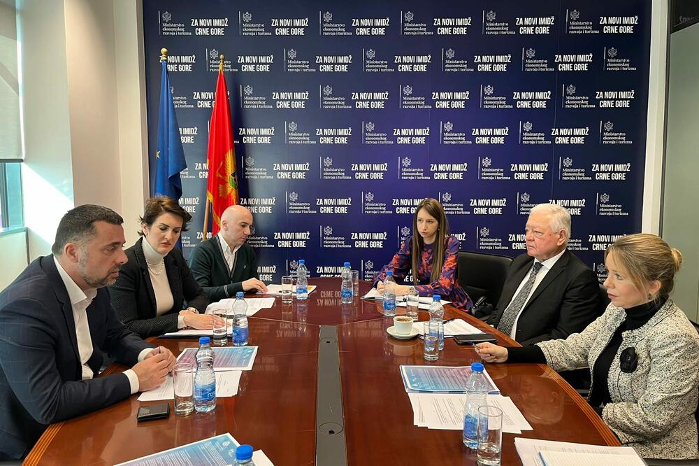 Sa sastanka, Foto: IRF