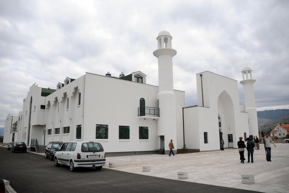 Problem je nelicencirani kadar: Medresa “Mehmed Fatih”, Foto: Luka Zekovic