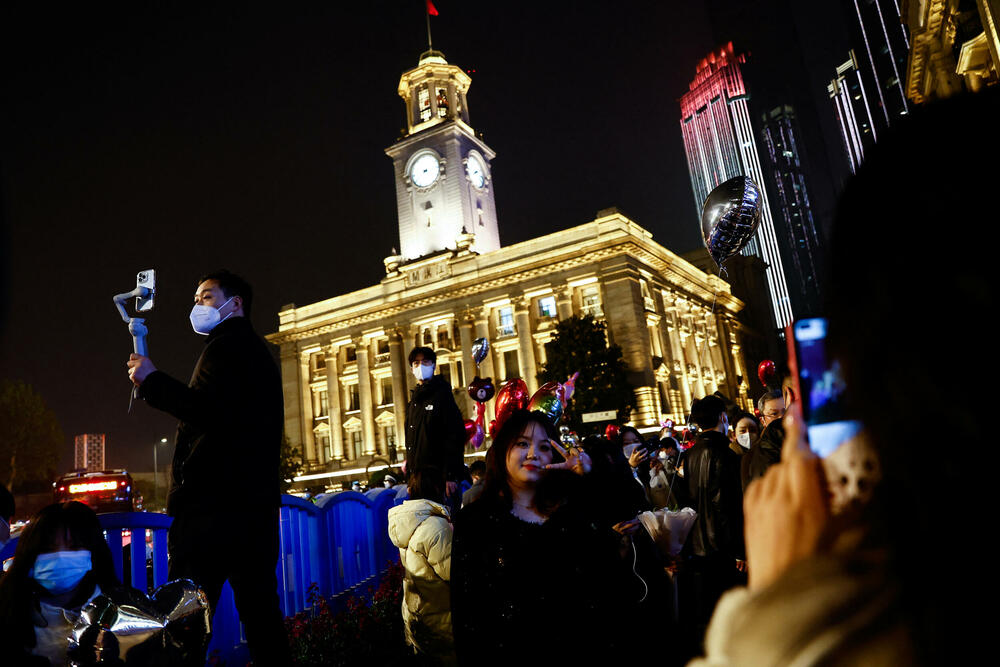 <p>Više od milion ljudi bilo je duž obale Sidneja na proslavi koja košta milione, čija je ovogodišnja tema različitost i inkluzija</p>